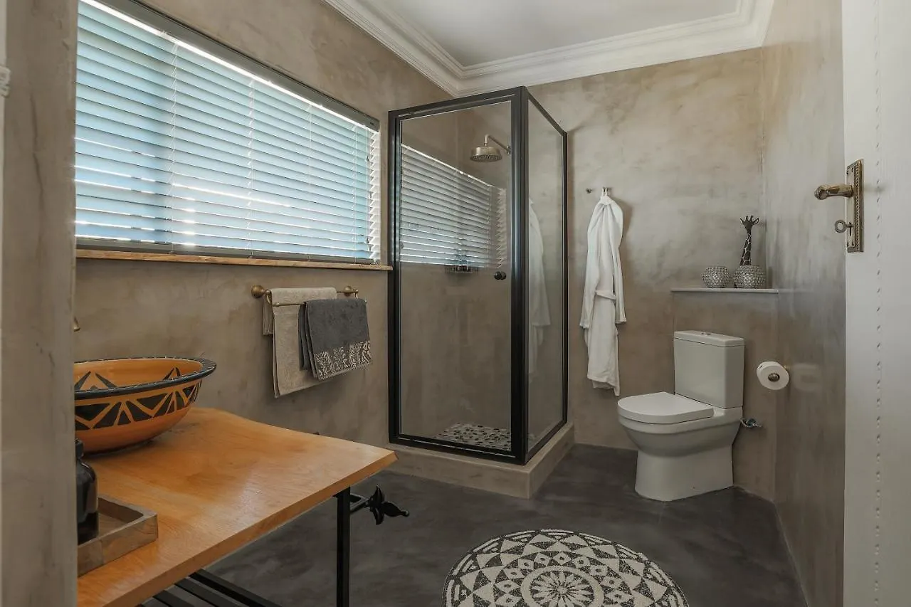 YEBO Boutique Guesthouse Somerset West 4*,